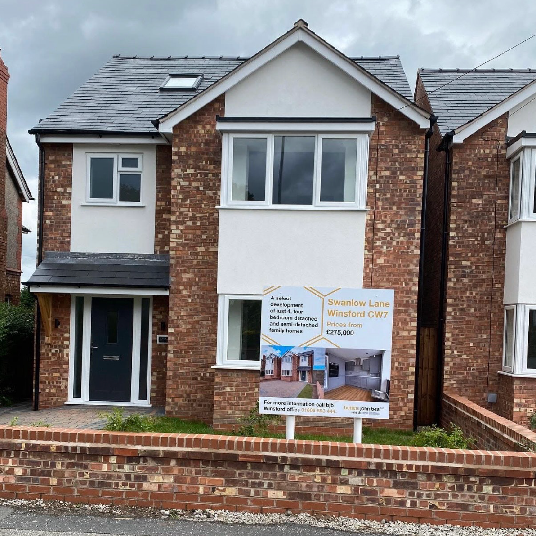 Bespoke Outdoor Signage for Professional Estate Agents